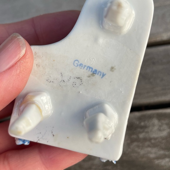 Limoges set of seven miniature furniture - Picture 7 of 15